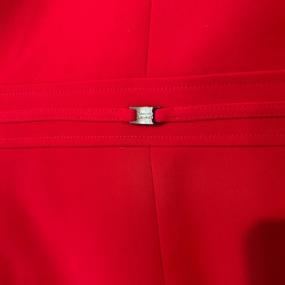 Tahari beautiful deep red women’s blazer jacket. flattering cut-style - size 8 - Picture 13 of 14